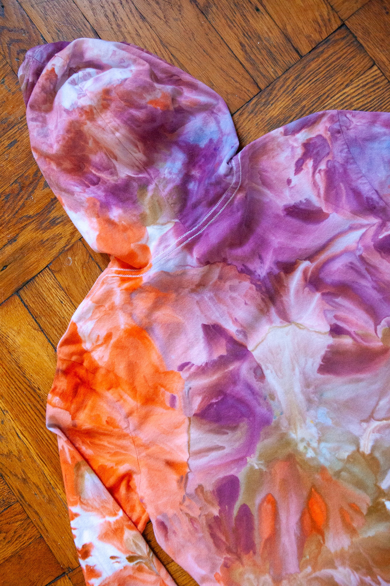 Pile of Leaves lightweight long sleeve hoodie, L